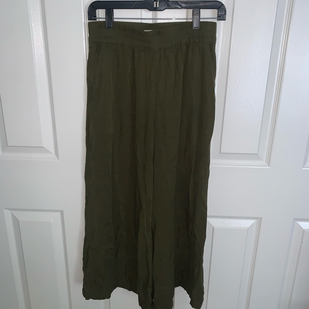 Green flowy urban outfitters pants